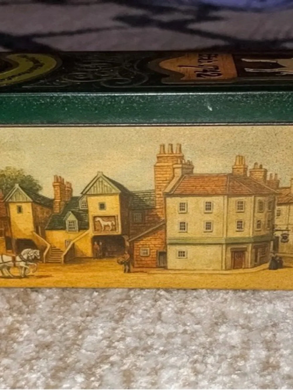 Vintage white horse Scottish whiskey tin. Good condition.